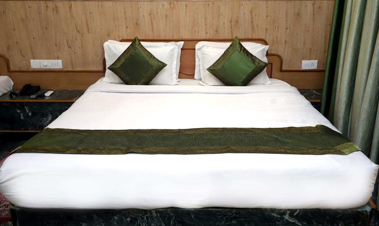 Oyo 22075 Hotel Bali Palace Катра Экстерьер фото
