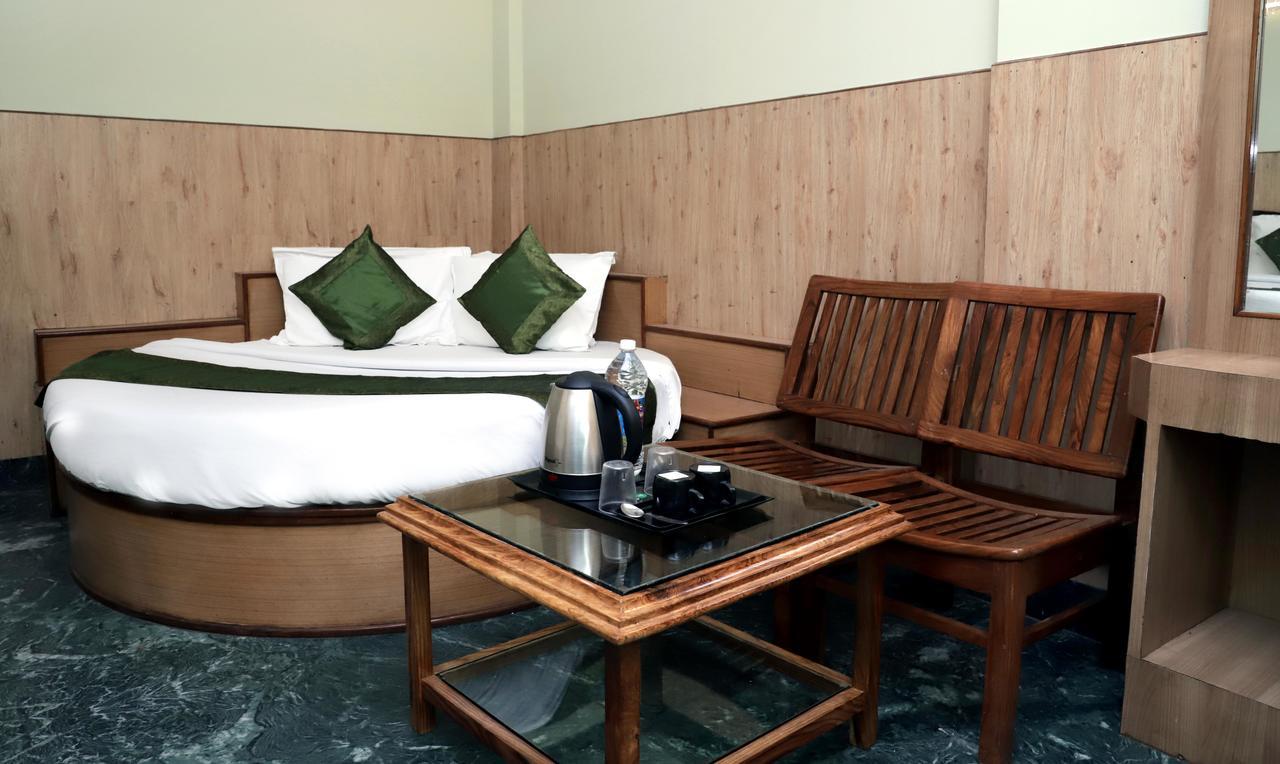 Oyo 22075 Hotel Bali Palace Катра Экстерьер фото
