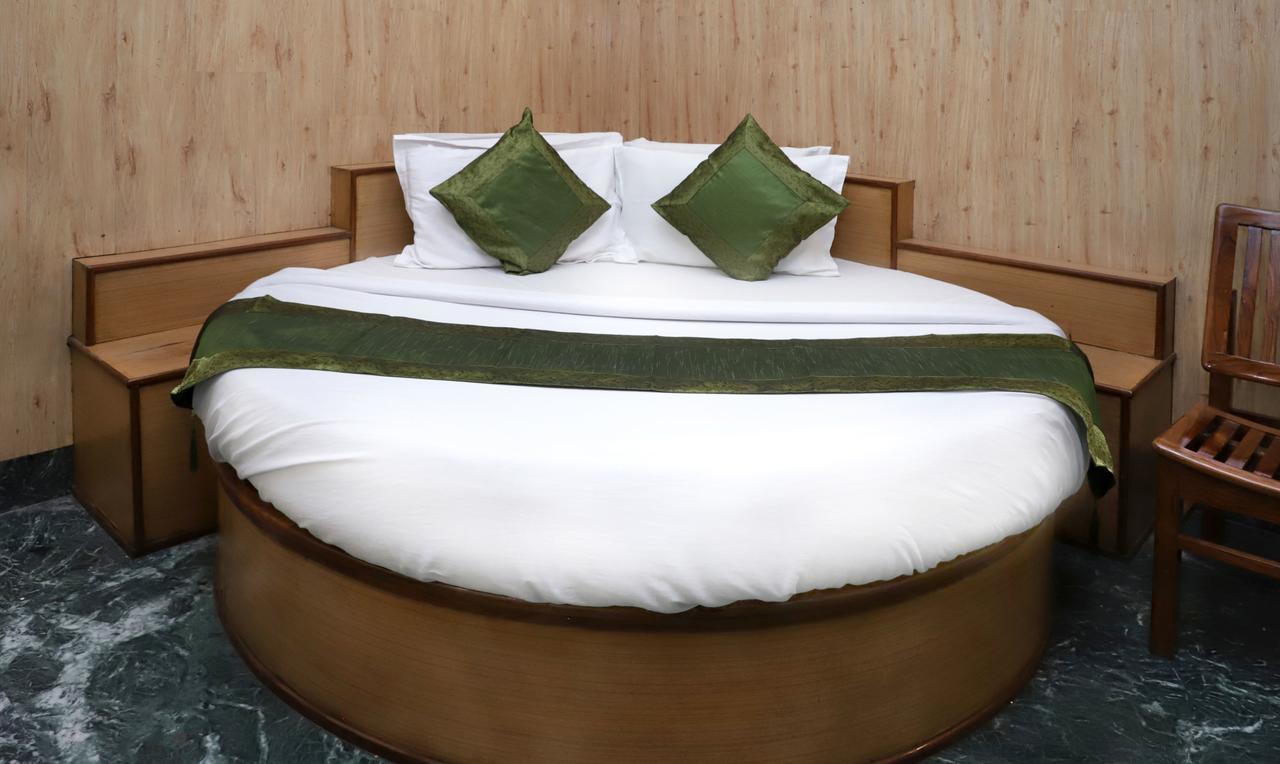 Oyo 22075 Hotel Bali Palace Катра Экстерьер фото