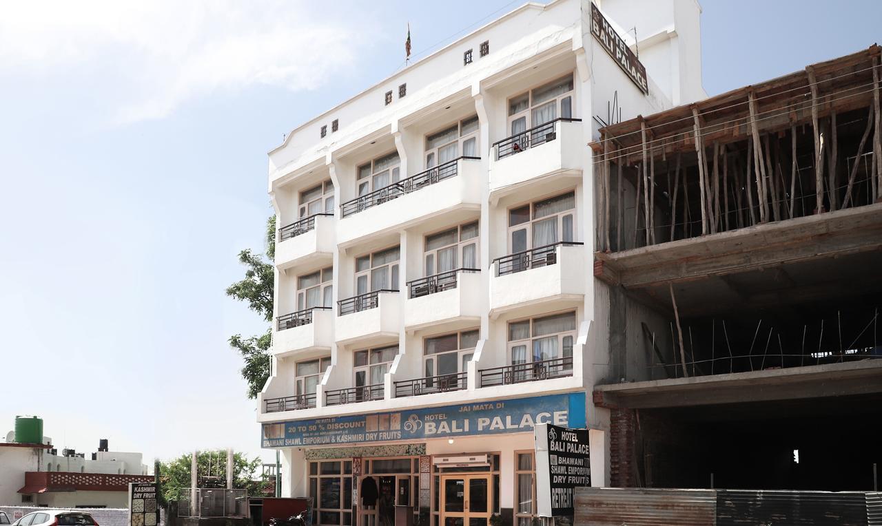 Oyo 22075 Hotel Bali Palace Катра Экстерьер фото