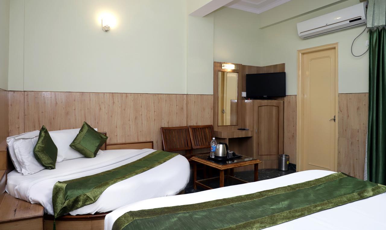 Oyo 22075 Hotel Bali Palace Катра Экстерьер фото