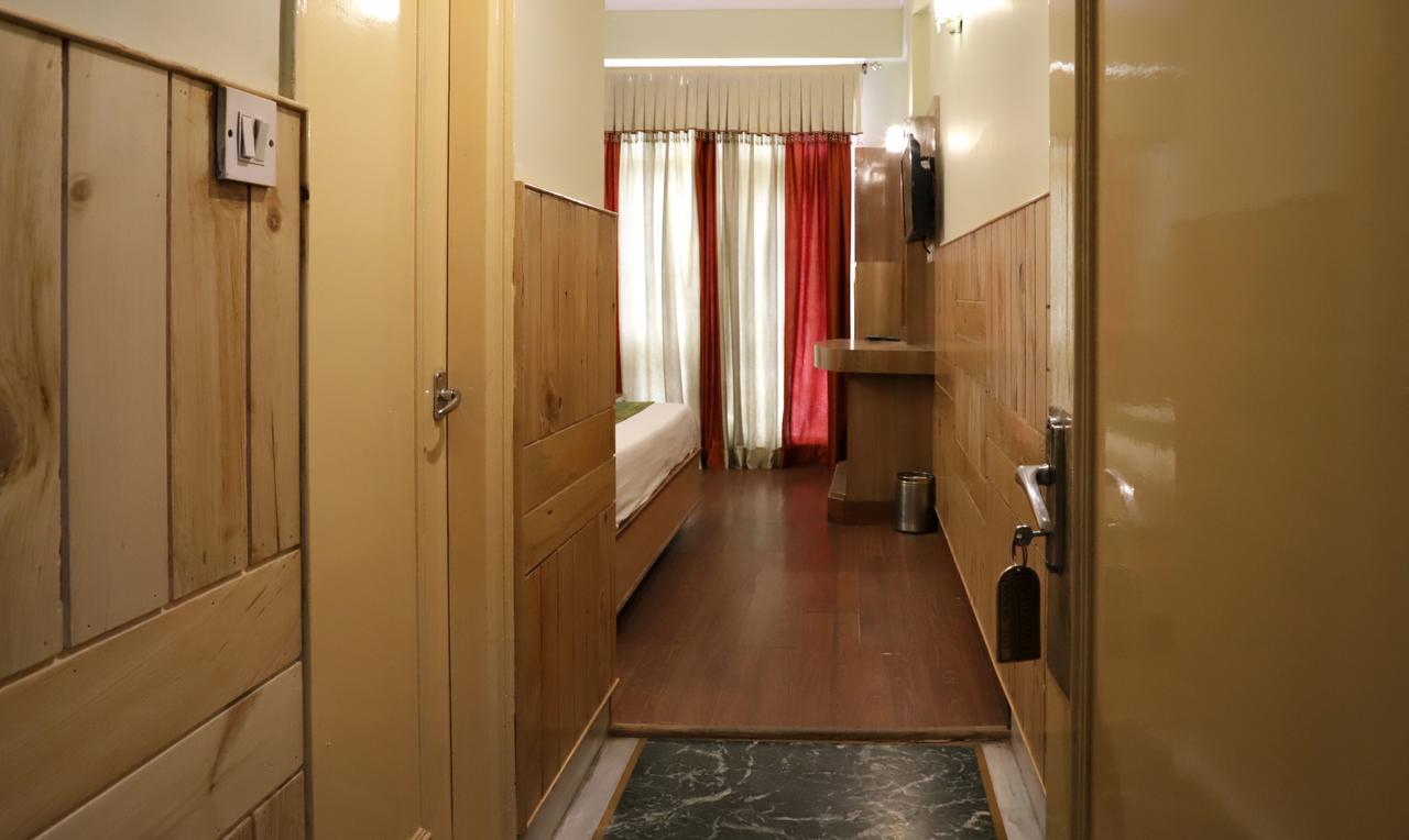 Oyo 22075 Hotel Bali Palace Катра Экстерьер фото