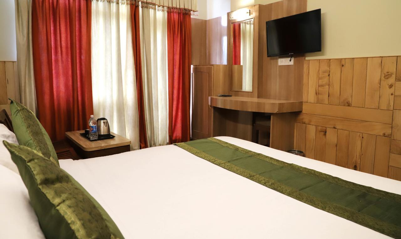 Oyo 22075 Hotel Bali Palace Катра Экстерьер фото