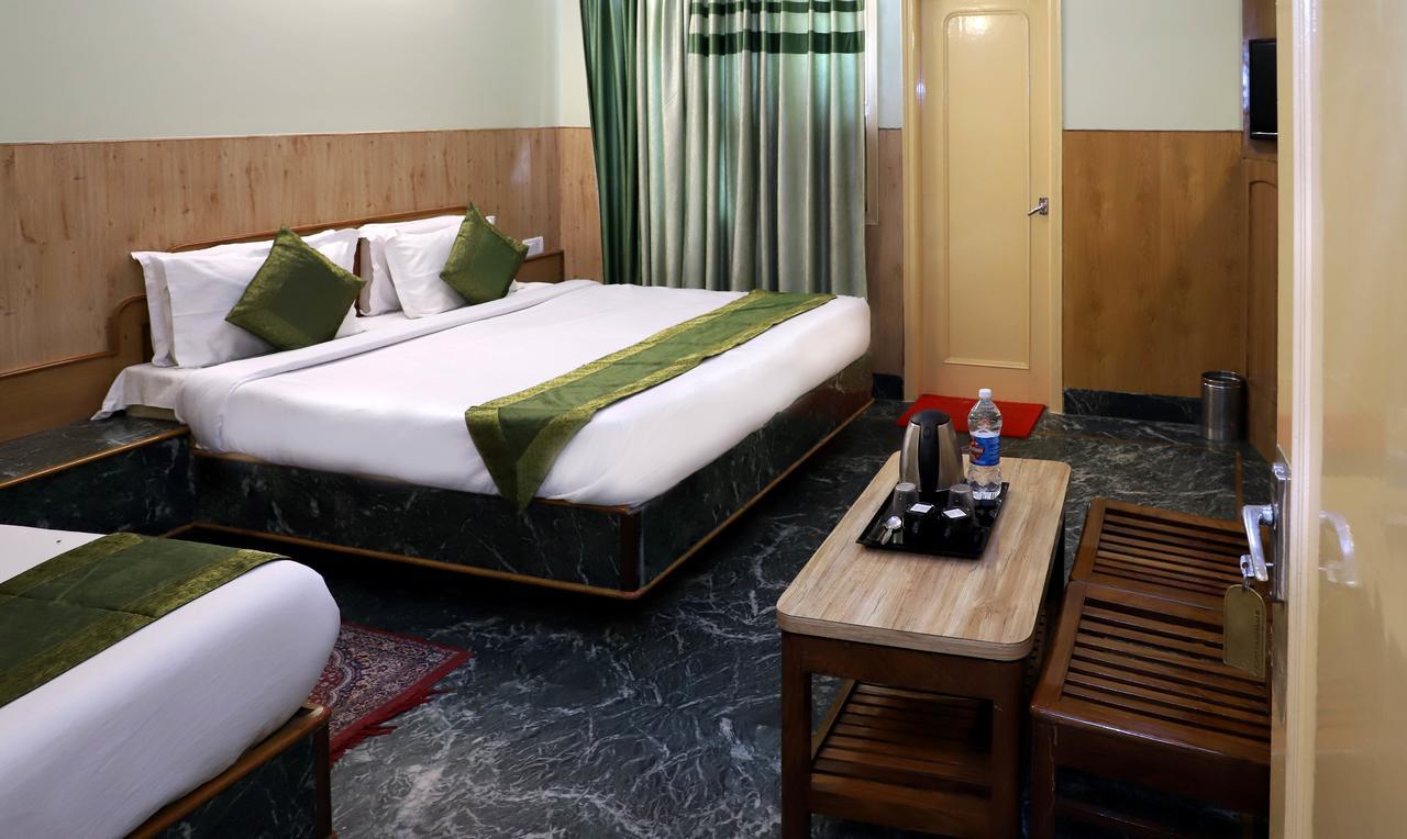 Oyo 22075 Hotel Bali Palace Катра Экстерьер фото