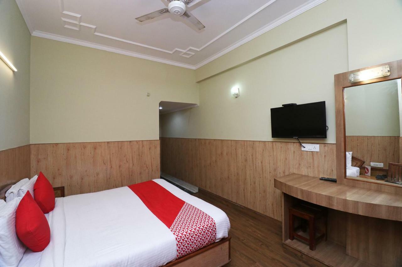 Oyo 22075 Hotel Bali Palace Катра Экстерьер фото